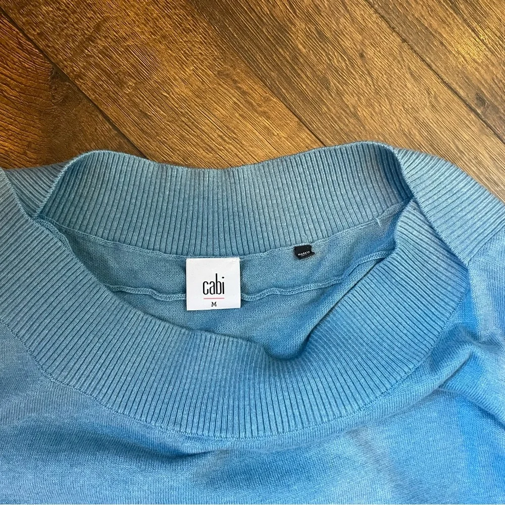 CAbi comfy soft short sleeved Women's Sweater size Medium - Picture 2 of 6